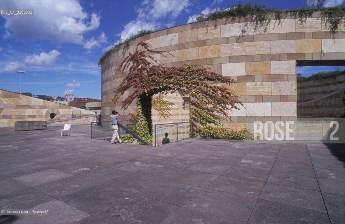 GERMANIA ( BADEN-WURTTENBERG ) STOCCARDA ( STUTTGART )  LA STAATSGALERIE DI JAMES STIRLING    - © 1996 Graziano Arici/Rosebud2 / GEO / ARCHITETTURA CONTEMPORANEA / MUSEO