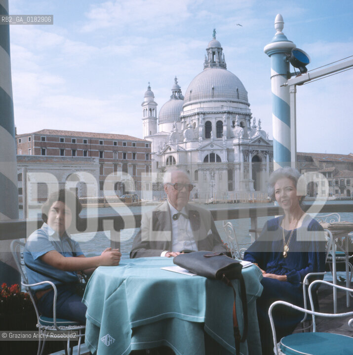 THE GUITARIST ANDRES SEGOVIA WITH HIS FAMILY - VENICE- 1980 © ARCHIVIO Graziano Arici/Rosebud2  / MUSICA / CHITARRISTA