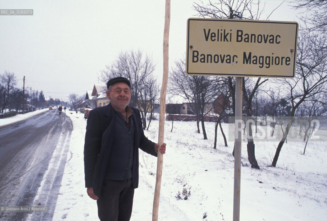 ( CROAZIA ) SLAVONIA : IL PAESE DI MINORANZA ITALIANA DI VELIKI BANOVAC  ( BANOVAC MAGGIORE ) - © 1995 Graziano Arici/Rosebud2 / GEO / LINGUA