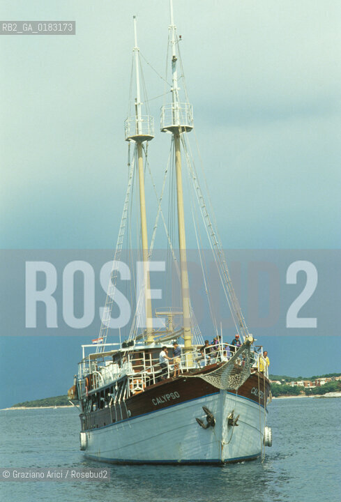 ( CROAZIA  ) ISTRIA -  ROVIGNO   :  VELIERO NEL PORTO  - © 2001 Graziano Arici/Rosebud2 / GEO / LINGUA / MINORANZA / NAVE