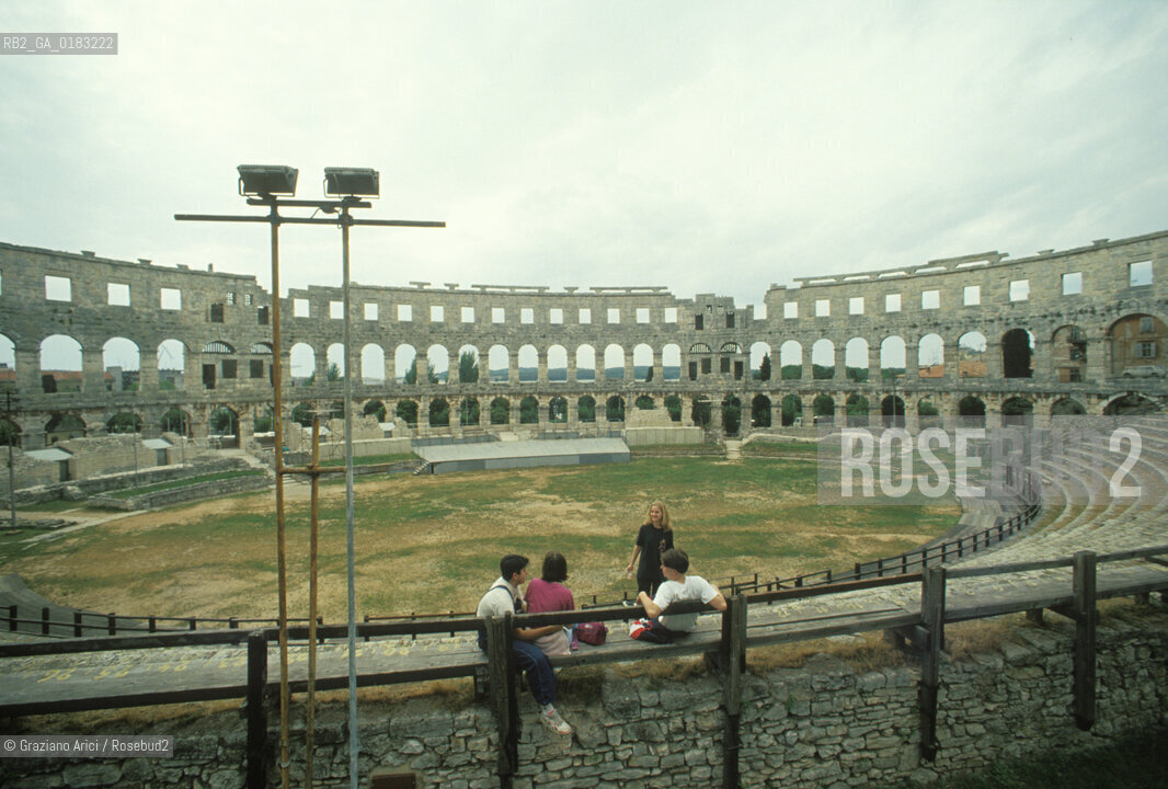 ( CROAZIA  ) ISTRIA -  POLA   :  LARENA    - © 2001 Graziano Arici/Rosebud2 / GEO / LINGUA / MINORANZA