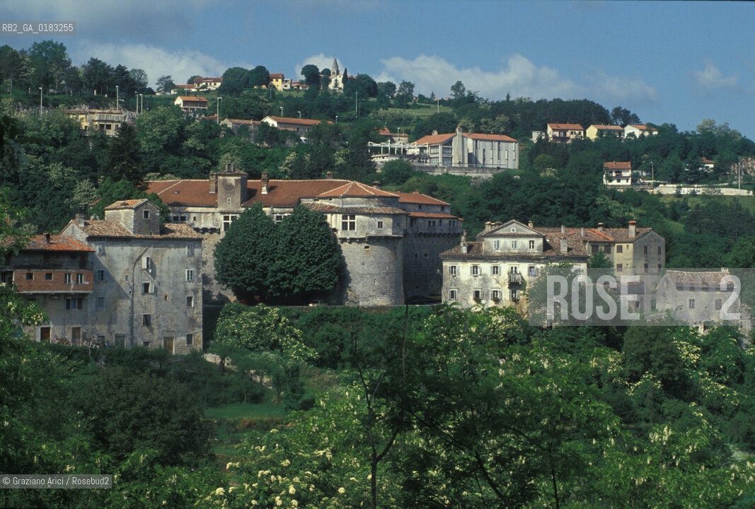 ( CROAZIA  ) ISTRIA -  PISINO ( PAZIN )   :  IL CASTELLO   - © 2001 Graziano Arici/Rosebud2 / GEO / LINGUA / MINORANZA /