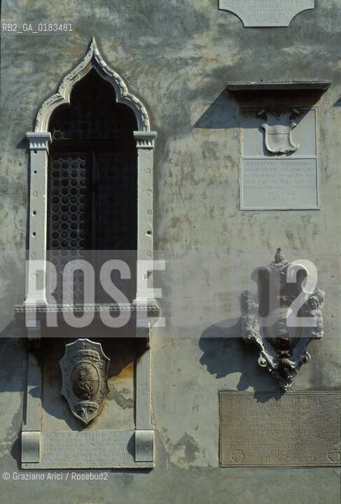 ( SLOVENIA  ) ISTRIA - CAPODISTRIA ( KOPER ) : PALAZZO GOTICO   - © 2001 Graziano Arici/Rosebud2 / GEO / LINGUA / MINORANZA