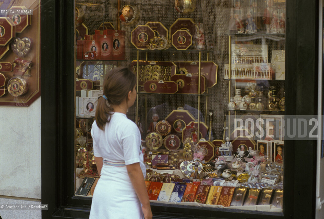 ( AUSTRIA ) SALISBURGO ( SALZBURG ) :UN NEGOZIO DI DOLCI  - © 2001 Graziano Arici/Rosebud2 / GEO / GASTRONOMIA