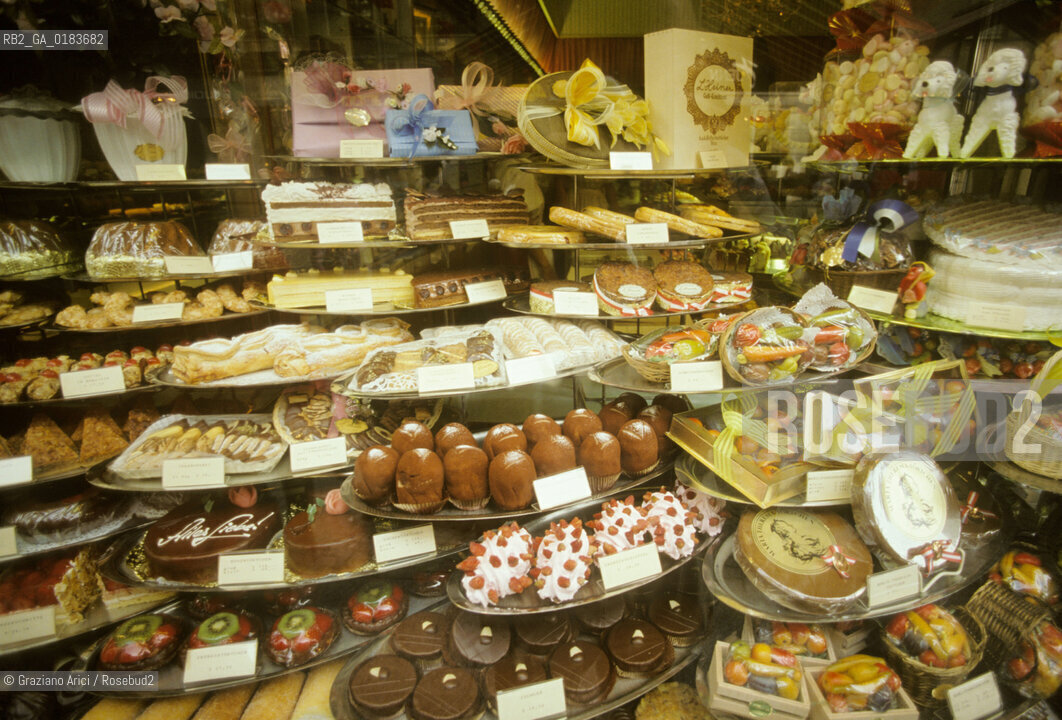 ( AUSTRIA ) VIENNA ( WIEN ) : NEGOZIO DI DOLCI   - © 2001 Graziano Arici/Rosebud2 / GEO / GASTRONOMIA