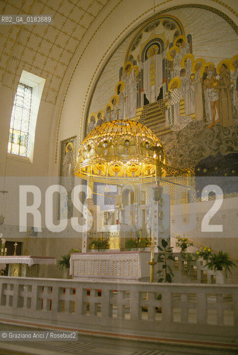 ( AUSTRIA ) VIENNA ( WIEN ) :LA CHIESA AM STEINHOF DI OTTO WAGNER - © 2001 Graziano Arici/Rosebud2 / GEO / MUSEO / ARCHITETTURA MODERNA / SECESSIONE