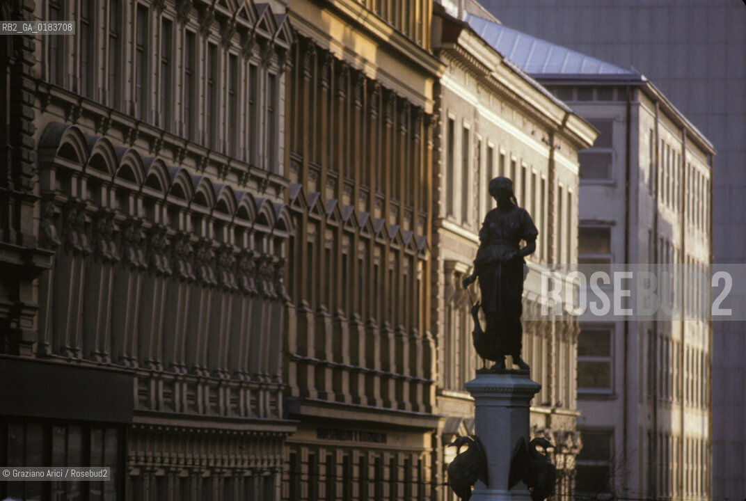 ( AUSTRIA ) VIENNA ( WIEN ) : UNA STRADA DEL CENTRO   - © 2001 Graziano Arici/Rosebud2 / GEO