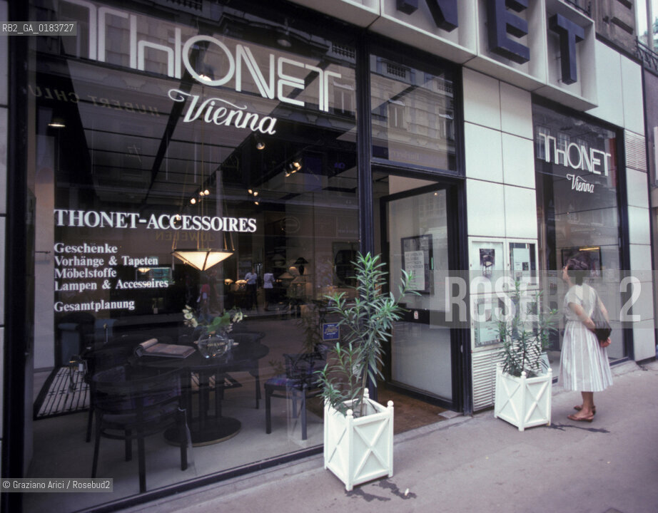 ( AUSTRIA ) VIENNA ( WIEN ) : IL NEGOZIO DI SEDIE THONET - © 2001 Graziano Arici/Rosebud2 / GEO