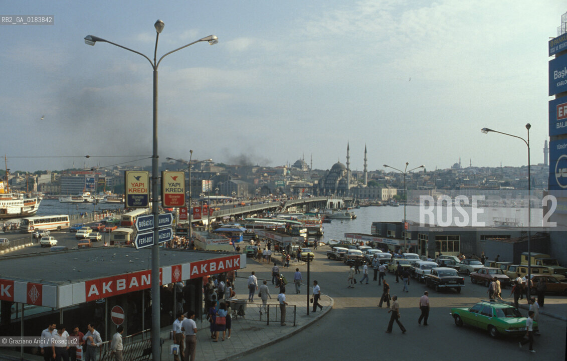( TURCHIA ) ISTANBUL :  PANORAMA COL PONTE DI GALATA  - © 1986 Graziano Arici/Rosebud2 / GEO /