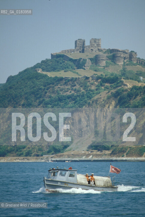 ( TURCHIA ) ISTANBUL : IL BOSFORO   - © 1986 Graziano Arici/Rosebud2 / GEO .