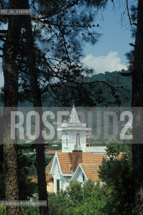 ( TURCHIA ) ISTANBUL : BOSFORO - ISOLE DEI PRINCIPI - PALAZZO IN LEGNO  - © 1986 Graziano Arici/Rosebud2 / GEO