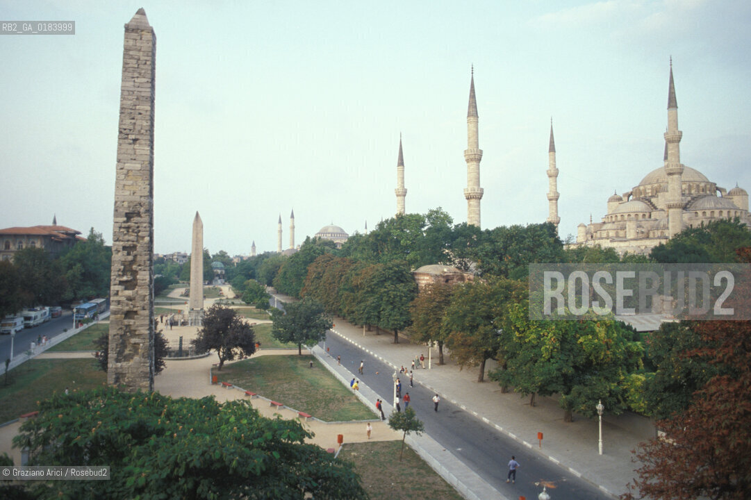 ( TURCHIA ) ISTANBUL :  IPPODROMO  E MOSCHEA BLU   - © 1986 Graziano Arici/Rosebud2 / GEO