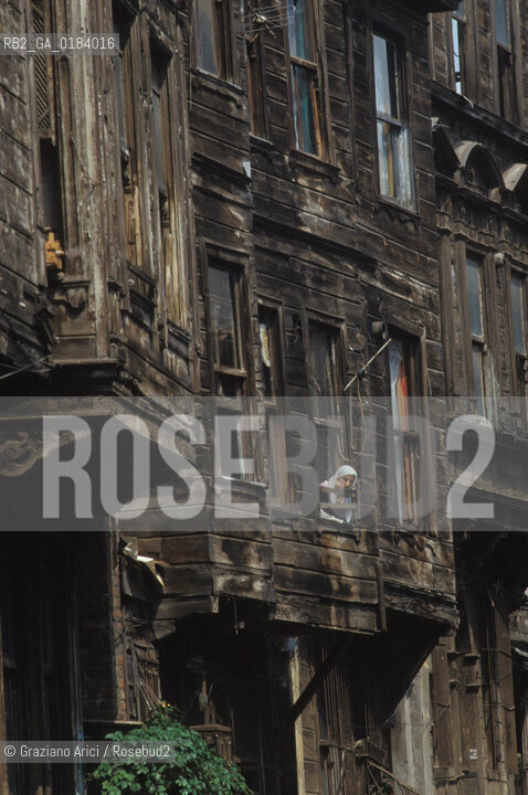 ( TURCHIA ) ISTANBUL :  CASE DI LEGNO   - © 1986 Graziano Arici/Rosebud2 / GEO