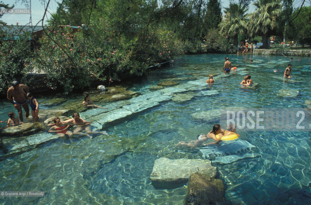( TURCHIA ) PAMUKKALE : PISCINA DI ACQUA TERMALE  -  © 1986 Graziano Arici/Rosebud2 / GEO / TERME