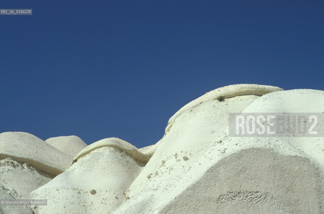 ( TURCHIA ) CAPPADOCIA : VALLE DI GOREME - CITTA RUPESTRE  -  © 1986 Graziano Arici/Rosebud2 / GEO / BIANCO