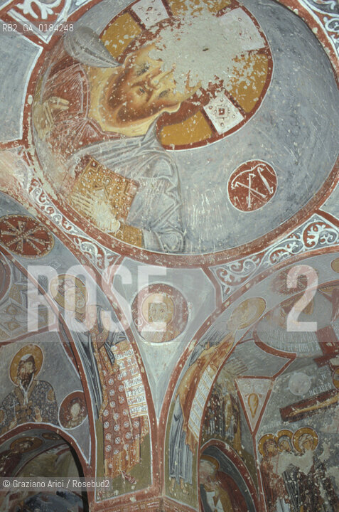 ( TURCHIA ) CAPPADOCIA : VALLE DI GOREME - CHIESA RUPESTRE  -  © 1986 Graziano Arici/Rosebud2 / GEO / AFFRESCHI