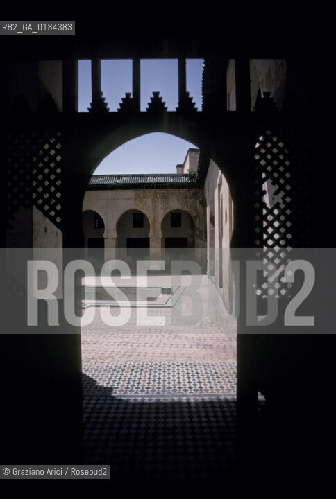 ( MAROCCO ) FEZ :  FES EL BALI  - MEDERSA  (MADRASA ) SCUOLA CORANICA SEFFARINE   - © 1996 Graziano Arici/Rosebud2 / GEO