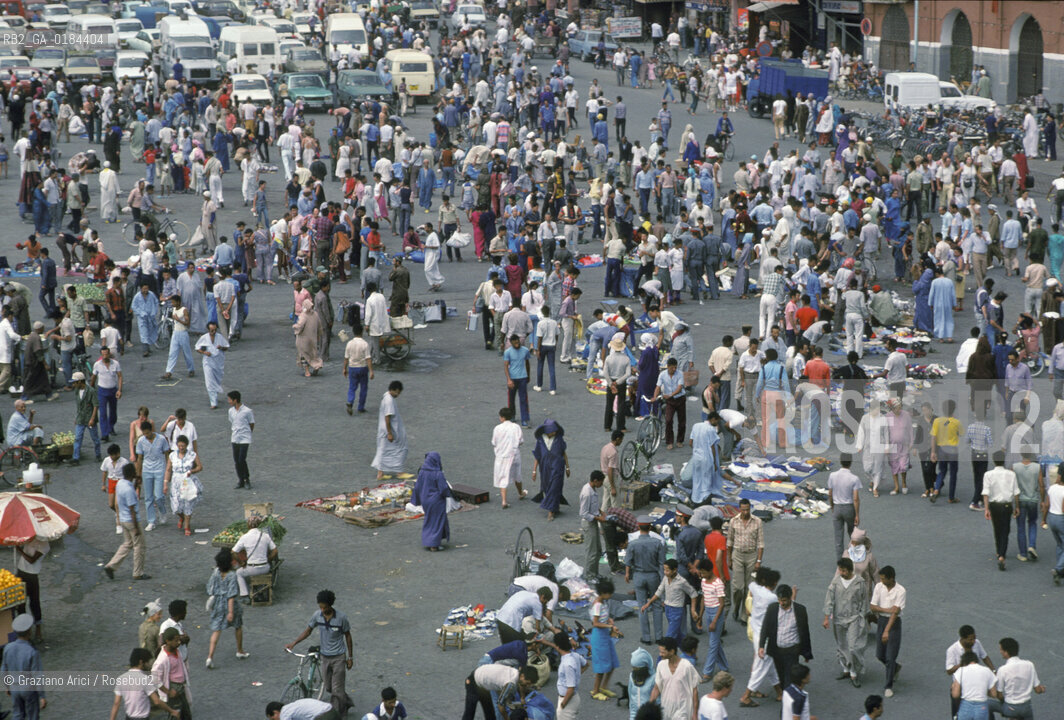 ( MAROCCO ) MARRAKECH :  LA PIAZZA JEMAA EL FNA  - © 1996 Graziano Arici/Rosebud2 / GEO