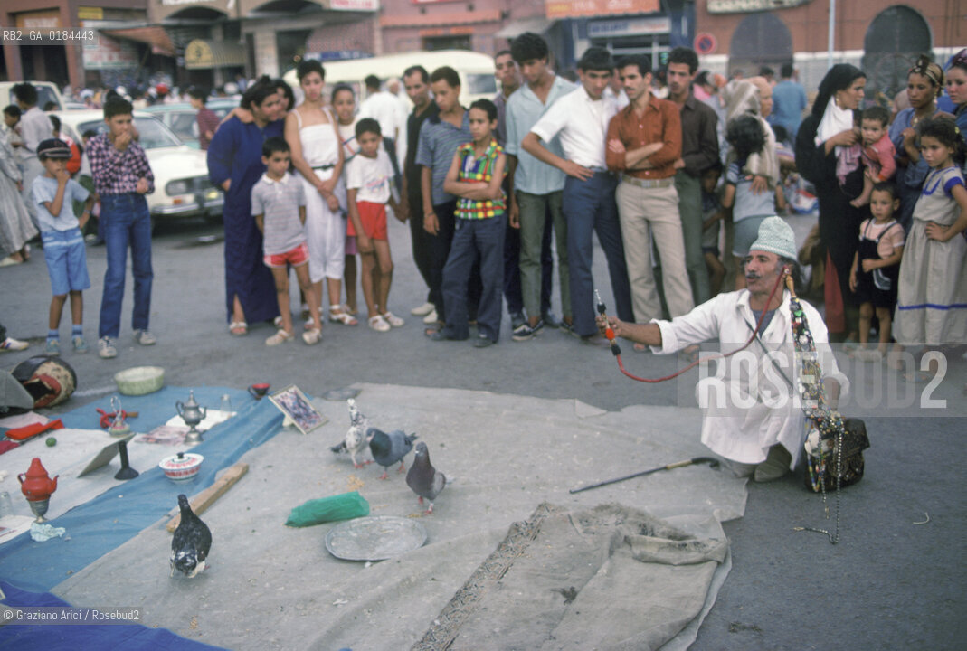 ( MAROCCO ) MARRAKECH :  LA PIAZZA JEMAA EL FNA  - © 1996 Graziano Arici/Rosebud2 / GEO