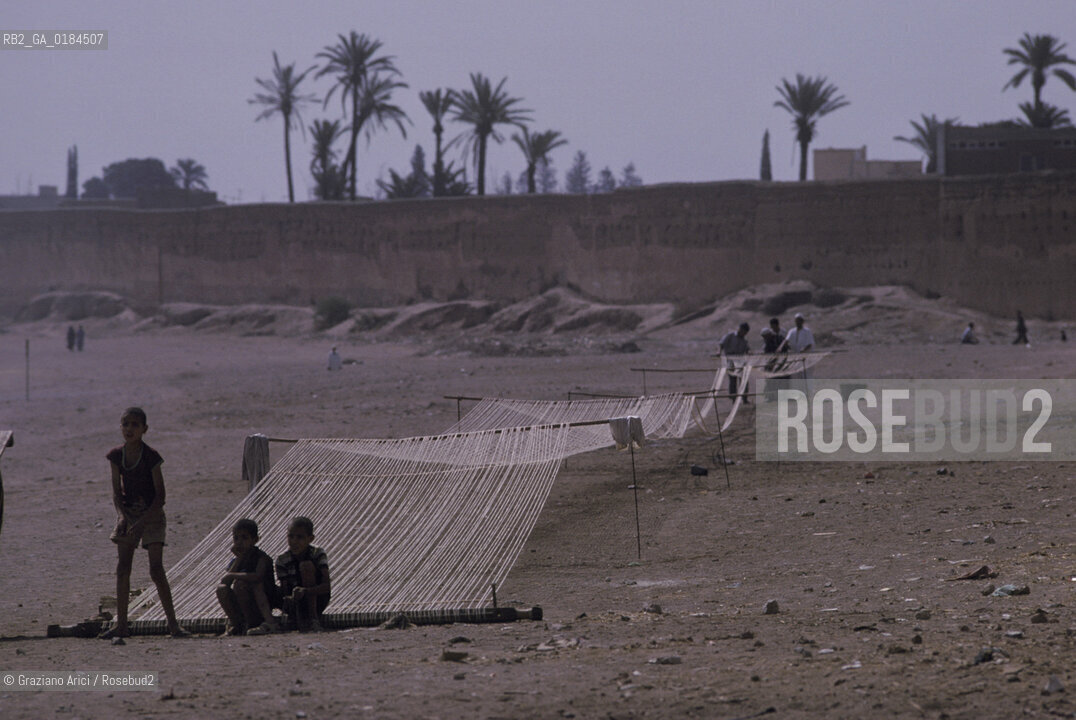 ( MAROCCO ) MARRAKECH :  -  LE MURA - © 1996 Graziano Arici/Rosebud2 / GEO / FILATORI