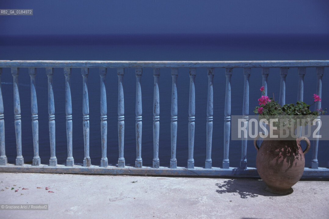 ( TUNISIA ) SIDI BOU SAID : BALCONE  - © 1996 Graziano Arici/Rosebud2 / GEO / MARE