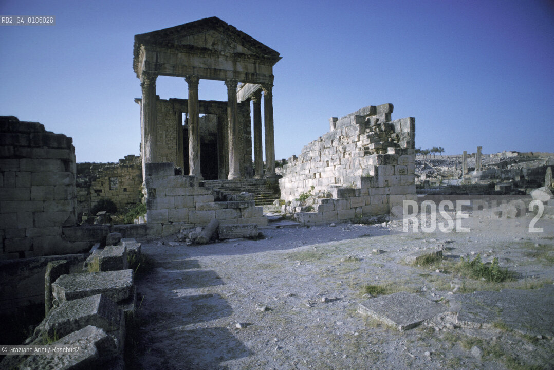 ( TUNISIA ) SITO ARCHEOLOGICO DI DOUGGA : FORO - © 1996 Graziano Arici/Rosebud2 / GEO