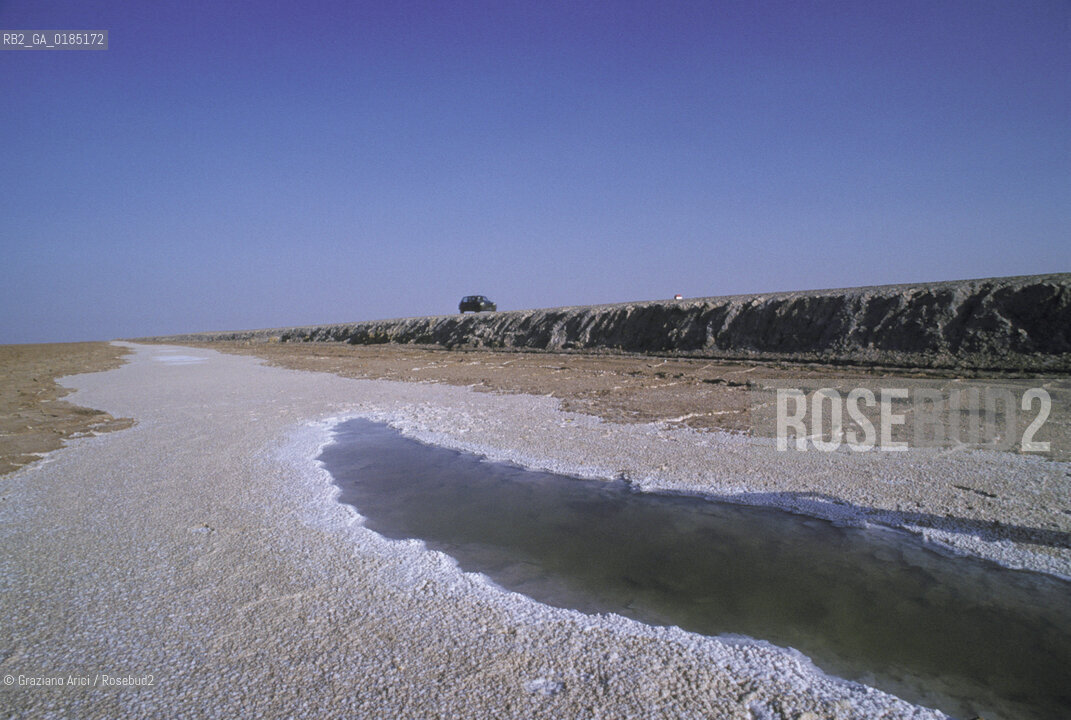 ( TUNISIA )  DESERTO SALATO DI CHOTT EL DJERID - © 1996 Graziano Arici/Rosebud2 / GEO /