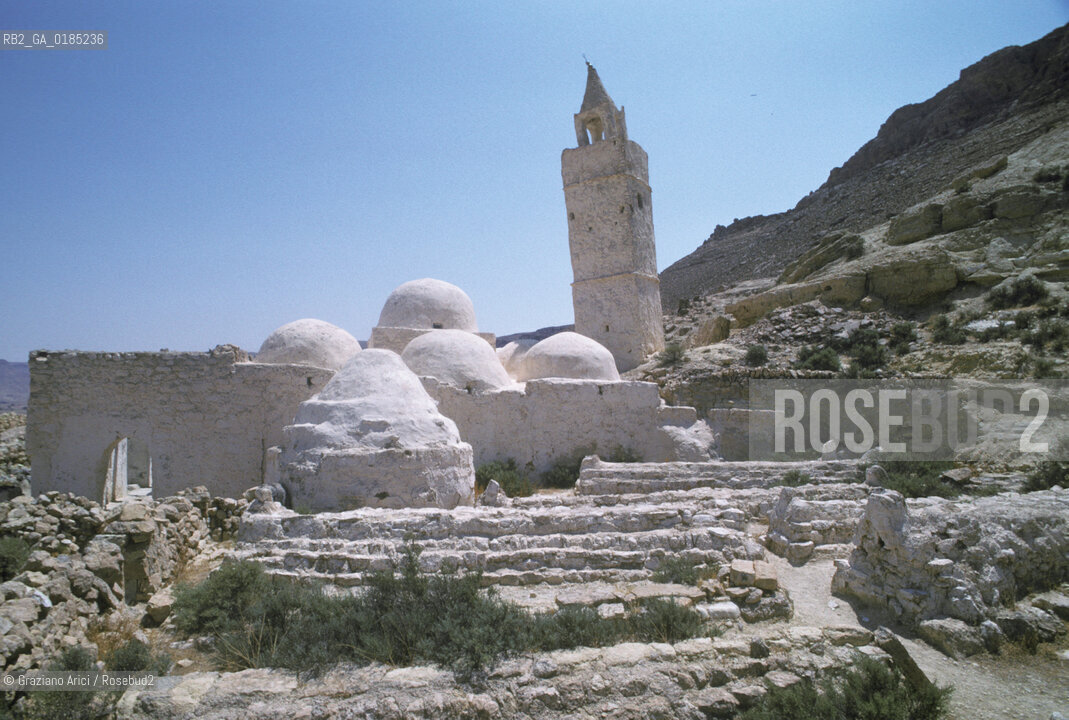 ( TUNISIA )  OASI DI CHENINI : MOSCHEA  - © 1996 Graziano Arici/Rosebud2 / GEO
