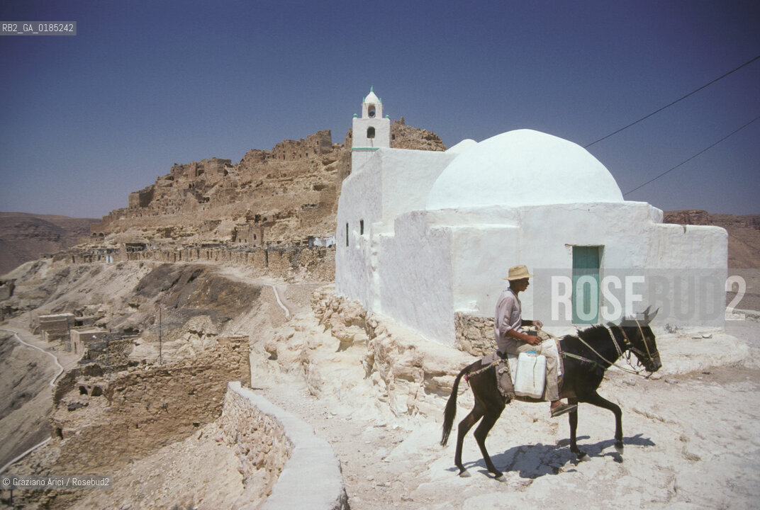 ( TUNISIA )  OASI DI CHENINI : MOSCHEA   - © 1996 Graziano Arici/Rosebud2 / GEO