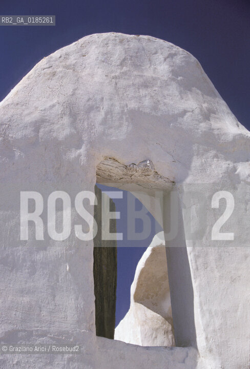 ( TUNISIA )  VILLAGGIO DI KSAR HADDADA   - © 1996 Graziano Arici/Rosebud2 / GEO / CASA / GHORFAS / FINESTRA