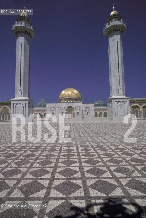 ( TUNISIA ) MANASTIR  : MAUSOLEO DELLA FAMIGLIA BOURGHIBA E CIMITERO  - © 1996 Graziano Arici/Rosebud2 / GEO