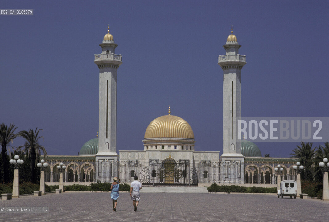 ( TUNISIA ) MANASTIR  : MAUSOLEO DELLA FAMIGLIA BOURGHIBA E CIMITERO  - © 1996 Graziano Arici/Rosebud2 / GEO