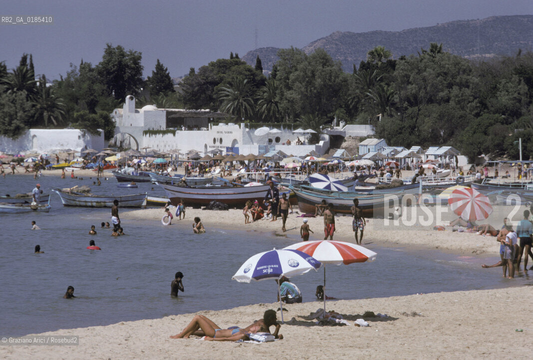 ( TUNISIA ) HAMMAMET  :LA SPIAGGIA  - © 1996 Graziano Arici/Rosebud2 / GEO
