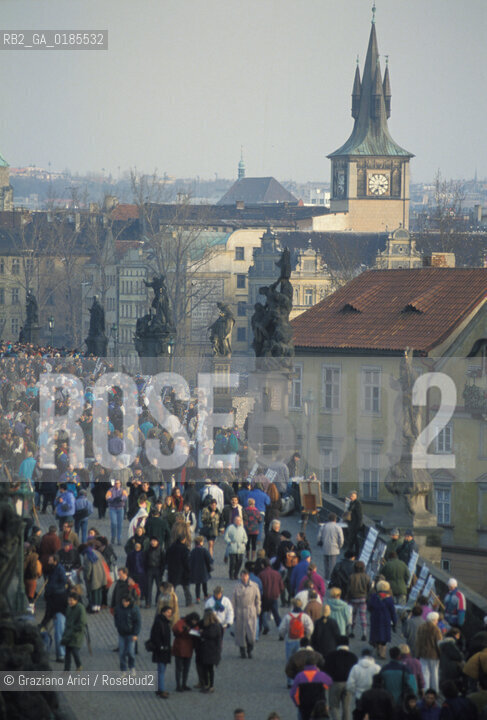 ( REPUBBLICA CECA ) PRAGA :  IL PONTE CARLO ( KARLUV MOST ) - © 1986 Graziano Arici/Rosebud2 / GEO