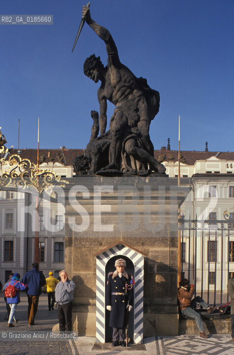 ( REPUBBLICA CECA ) PRAGA : IL CASTELLO ( HRADCANY) - © 1986 Graziano Arici/Rosebud2 / GEO
