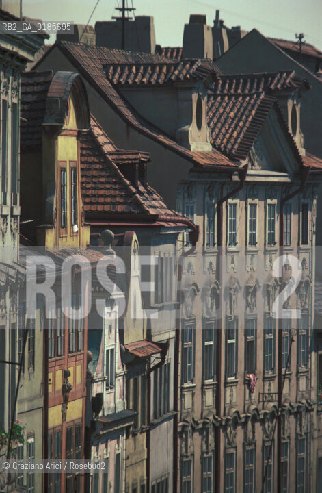 ( REPUBBLICA CECA ) PRAGA :  ( QUARTIERE DI MALA STRANA ) VIA NERUDOVA  - © 1986 Graziano Arici/Rosebud2 / GEO