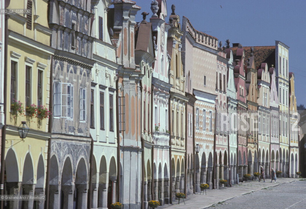 ( REPUBBLICA CECA ) -  MORAVIA  -  TELC : NAMESTI MIRU  (LA PIAZZA )  - © 1986 Graziano Arici/Rosebud2 / GEO
