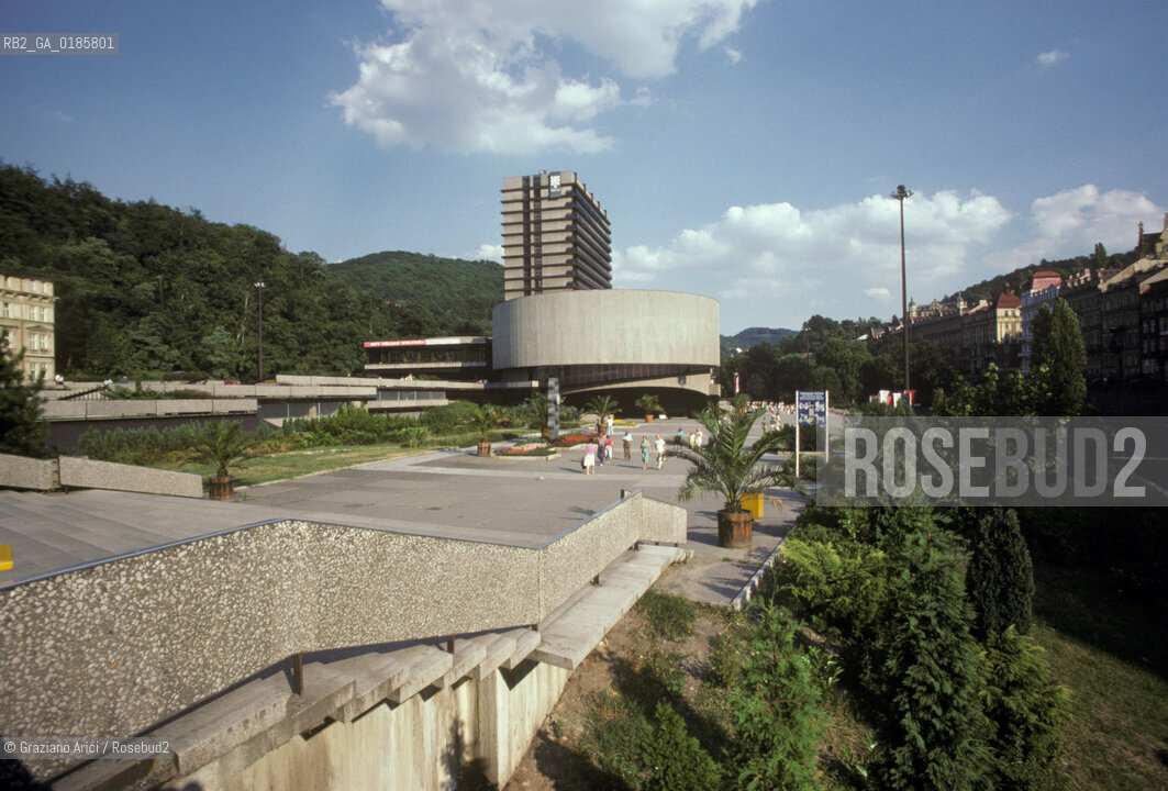( REPUBBLICA CECA ) -  BOEMIA  -  KARLOVY VARY ( KARLSBAD )  -  LE NUOVE TERME   - © 1986 Graziano Arici/Rosebud2 / GEO / TERME / ACQUA