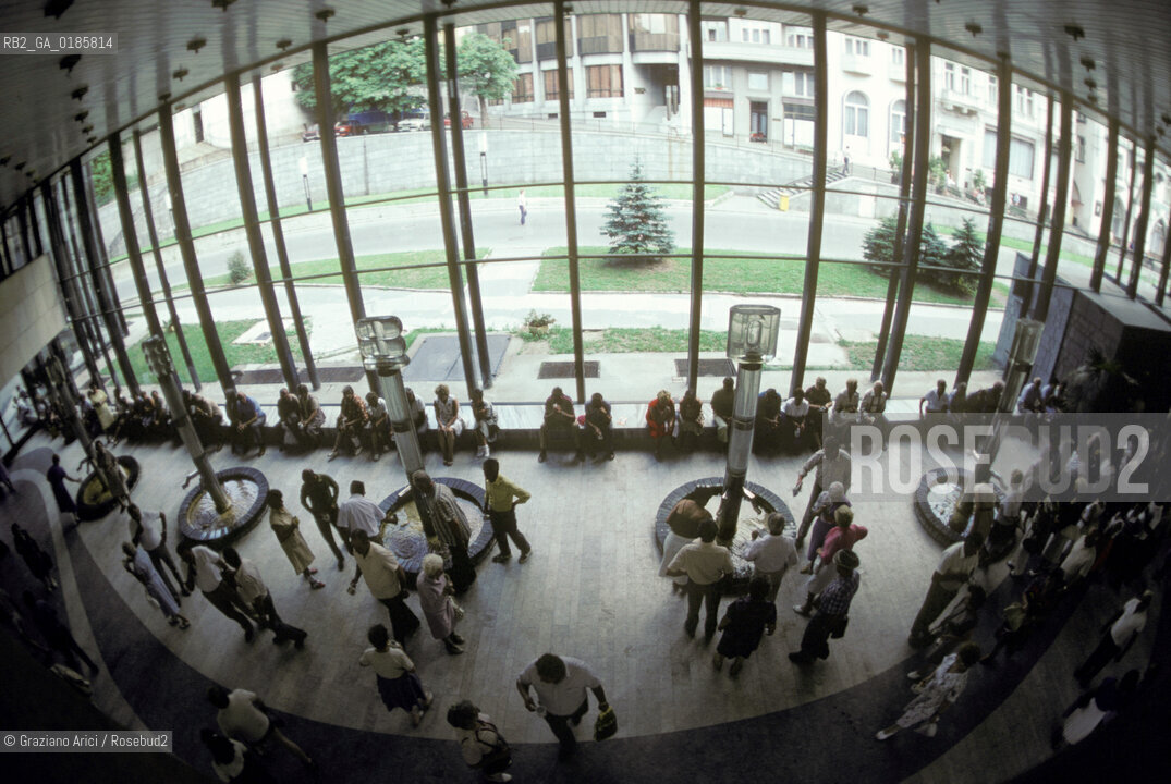 ( REPUBBLICA CECA ) -  BOEMIA  -  KARLOVY VARY ( KARLSBAD )  -  LE NUOVE TERME   - © 1986 Graziano Arici/Rosebud2 / GEO / TERME / ACQUA