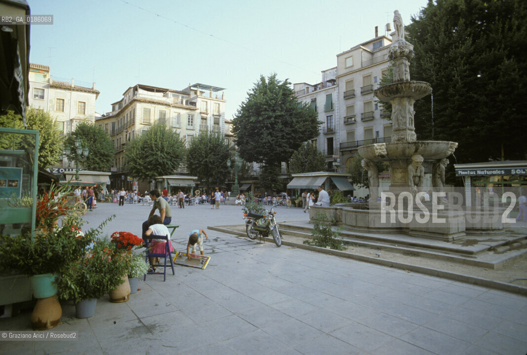 ( SPAGNA  ) ANDALUSIA  SIVIGLIA  : PIAZZA DE MARIANA PINEDA  © 1990 Graziano Arici/Rosebud2 / GEO