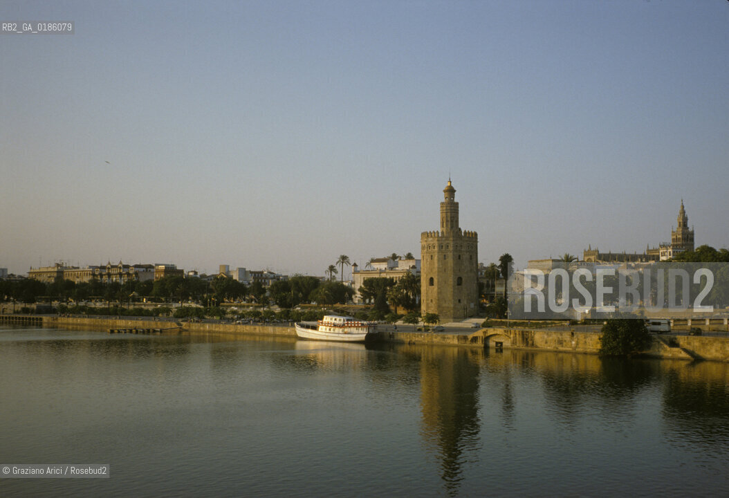 ( SPAGNA  ) ANDALUSIA  SIVIGLIA  : PANORAMA CON IL FIUME GUADALQUIVIR    © 1980 Graziano Arici/Rosebud2 / GEO