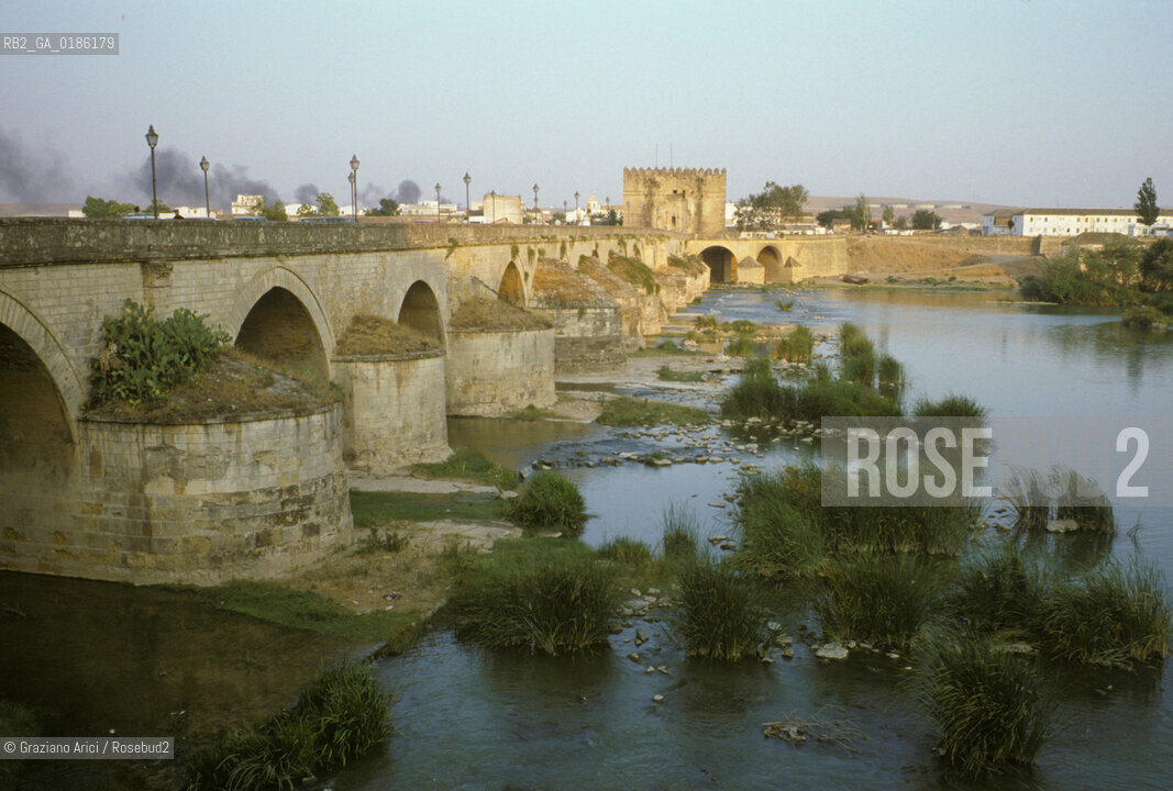 ( SPAGNA  ) ANDALUSIA  CORDOVA ( CORDOBA )  : PANORAMA  CON IL FIUME GUADALQUIVIR   © 1980 Graziano Arici/Rosebud2 / GEO