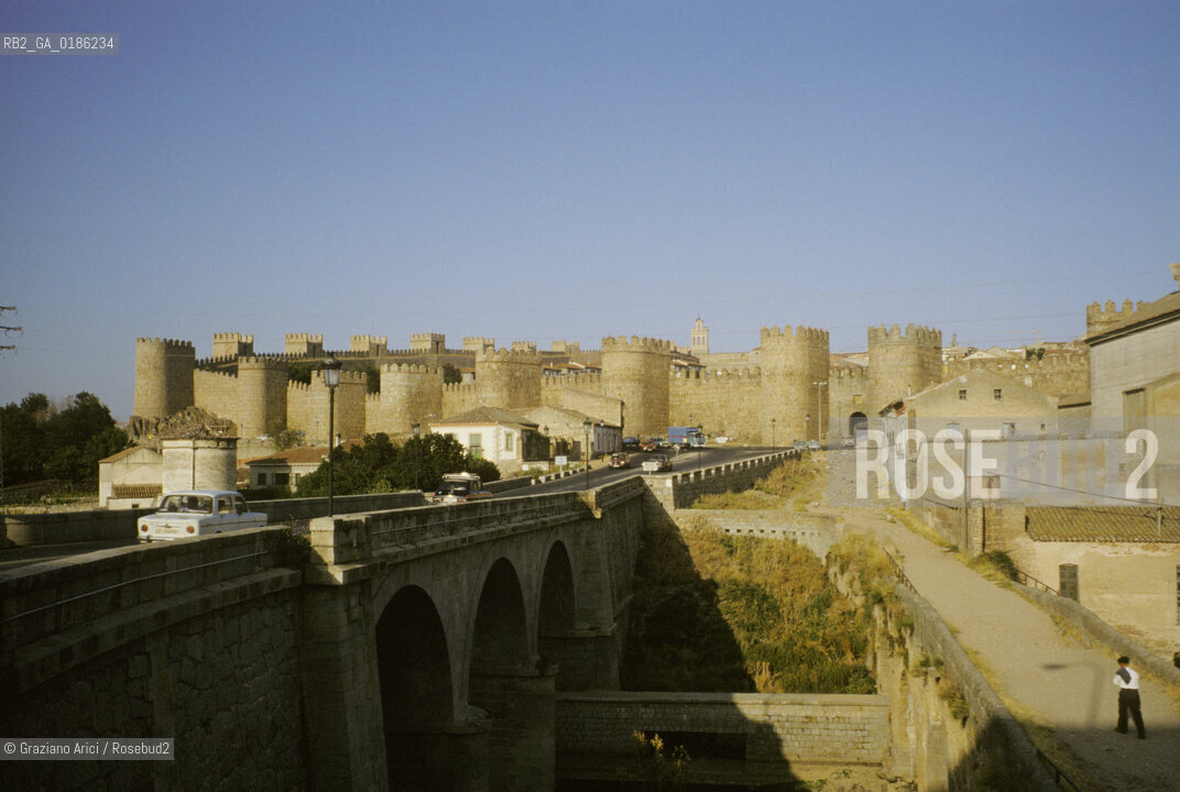 ( SPAGNA  ) CASTIGLIA AVILA : LE MURA © 1980 Graziano Arici/Rosebud2 / GEO