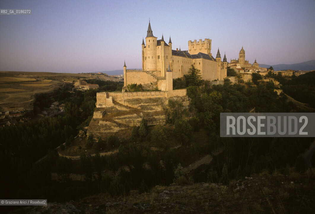 ( SPAGNA  ) CASTIGLIA SEGOVIA  : LALCAZAR E  PANORAMA DELLA CITTA  © 1980 Graziano Arici/Rosebud2 / GEO
