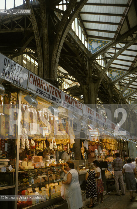 ( SPAGNA  ) CASTIGLIA MERCATO  © 1980 Graziano Arici/Rosebud2 / GEO