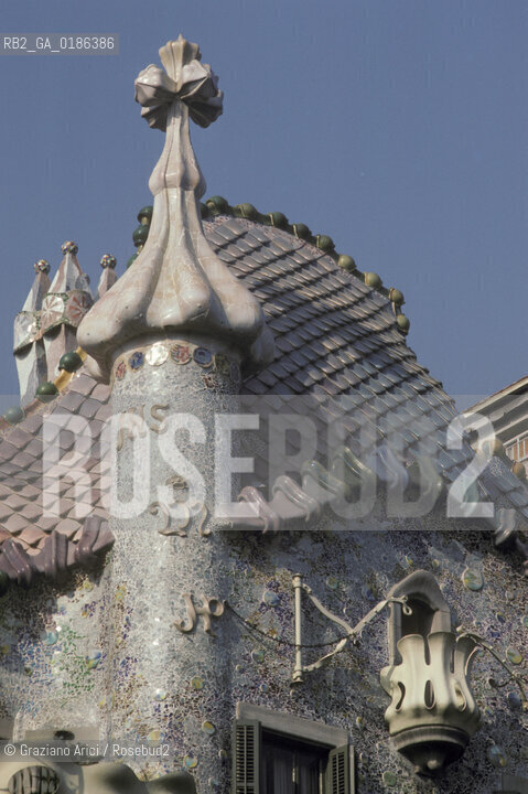 ( SPAGNA  ) CATALOGNA BARCELLONA : CASA BATTLO DI ANTONIO GAUDI   © 1990 Graziano Arici/Rosebud2 / GEO ARCHITETTURA MODERNA CERAMICA