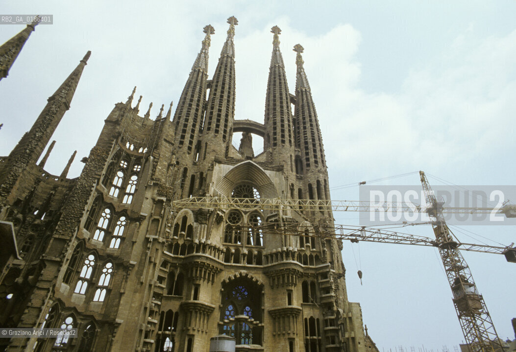 ( SPAGNA  ) CATALOGNA BARCELLONA : LA CATTEDRALE DE LA SAGRADA FAMILIA DI ANTONIO GAUDI   © 1990 Graziano Arici/Rosebud2 / GEO ARCHITETTURA MODERNA