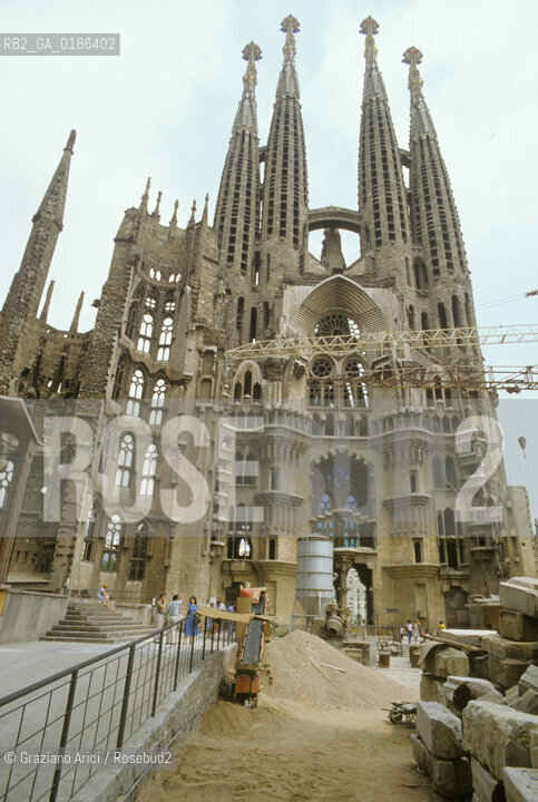( SPAGNA  ) CATALOGNA BARCELLONA : LA CATTEDRALE DE LA SAGRADA FAMILIA DI ANTONIO GAUDI   © 1990 Graziano Arici/Rosebud2 / GEO ARCHITETTURA MODERNA
