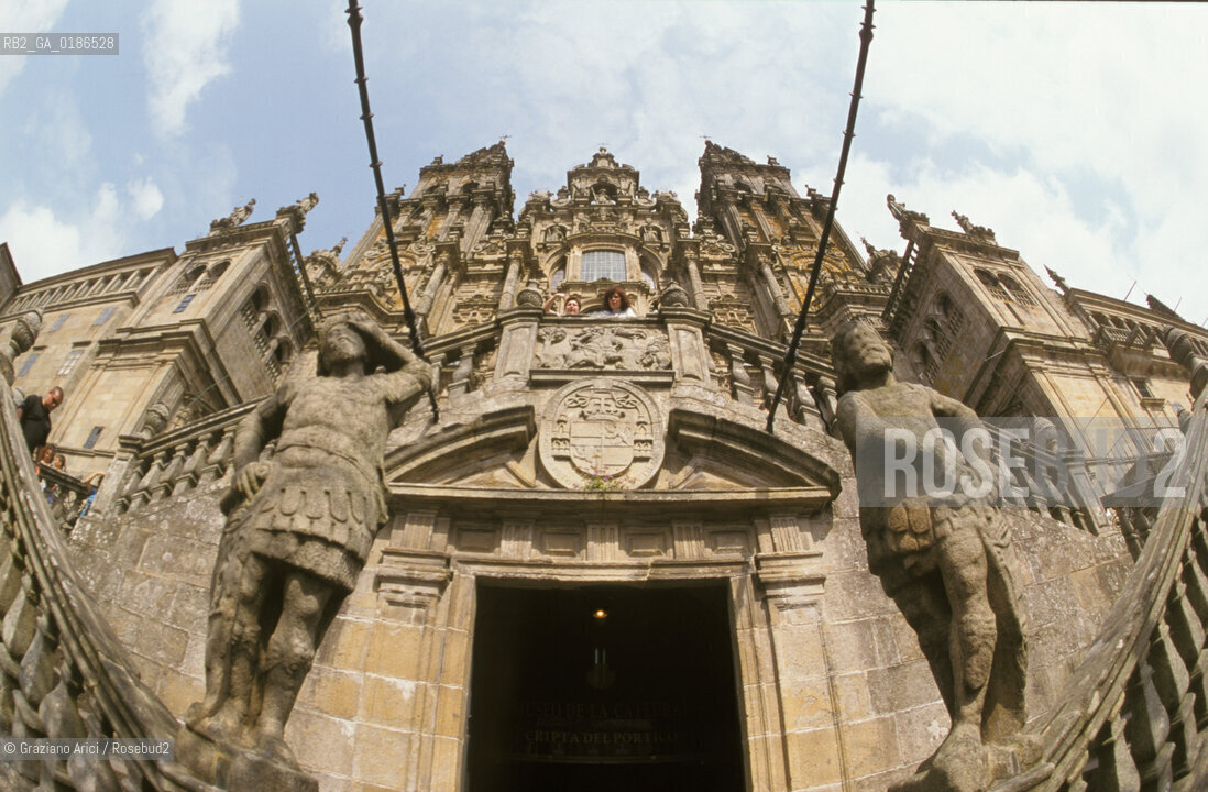 ( SPAGNA  ) GALIZIA SANTIAGO DE COMPOSTELA : LA CATTEDRALE LA FACCIATA   © 2000 Graziano Arici/Rosebud2 / GEO ARCHITETTURA ROMANICA PELLEGRINAGGIO