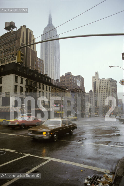 ( STATI UNITI DAMERICA - USA  ) NEW YORK CITY : AVENUE OF AMERICAS  - © 1986 Graziano Arici/Rosebud2 / GEO